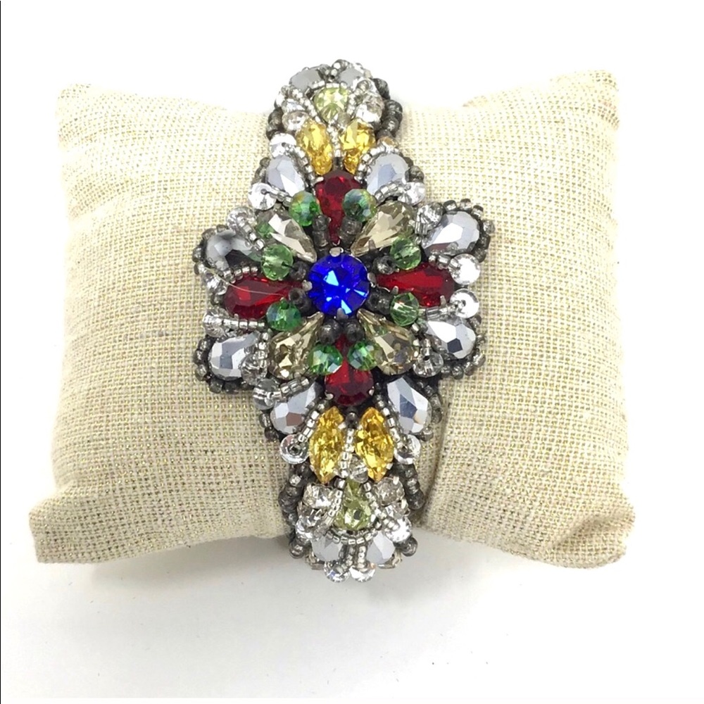CRYSTAL & BEADED BRACELETS
